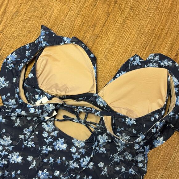 A Pea in the Pod Maternity Blue Floral Ruffle One-Piece Swimsuit Size Medium - Picture 4 of 12